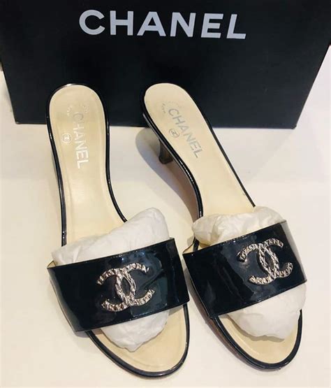 chanel sandalo basso|Chanel sandals cc logo.